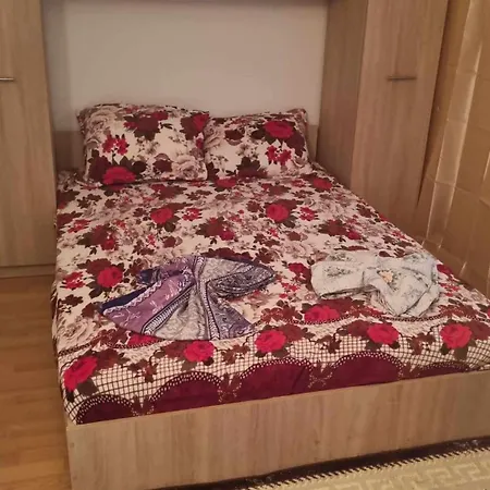 Mirel Kır Evi